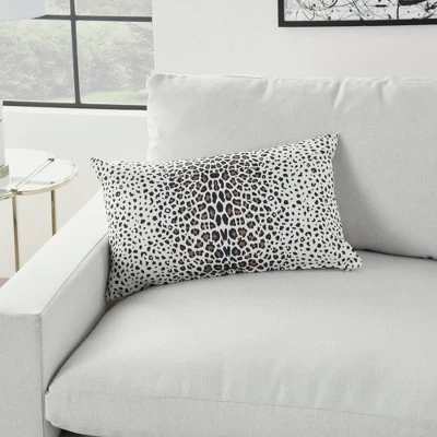 14"x24" Oversized Reversible Indoor/Outdoor Leopard Print Lumbar Throw Pillow - Mina Victory 5 14"x24" Oversized Reversible Indoor/Outdoor Leopard Print Lumbar Throw Pillow - Mina Victory - Image 3
